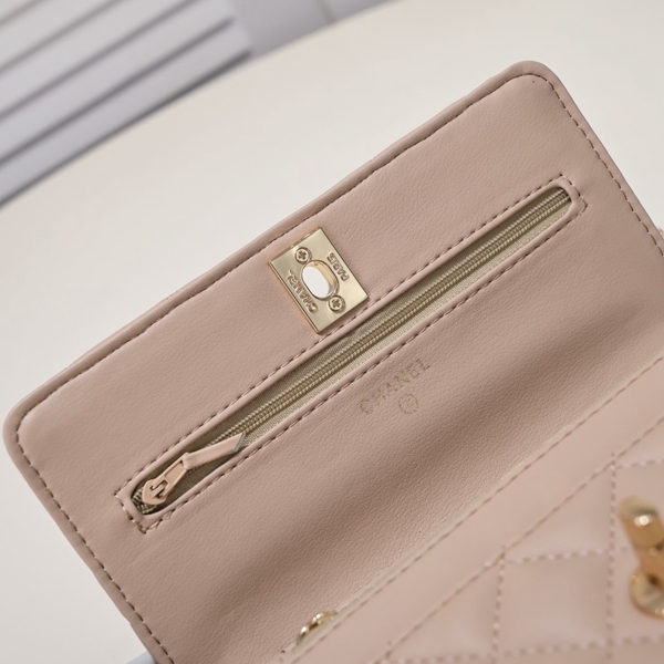 シャネルバッグ着用イメージ